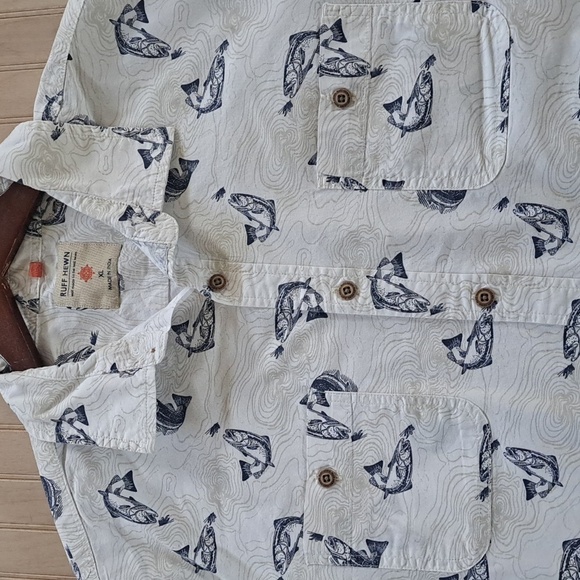 Ruff Hewn Men's White Navy Short Sleeve Fish Print Button Up Cotton Blend Shirt - Picture 6 of 10